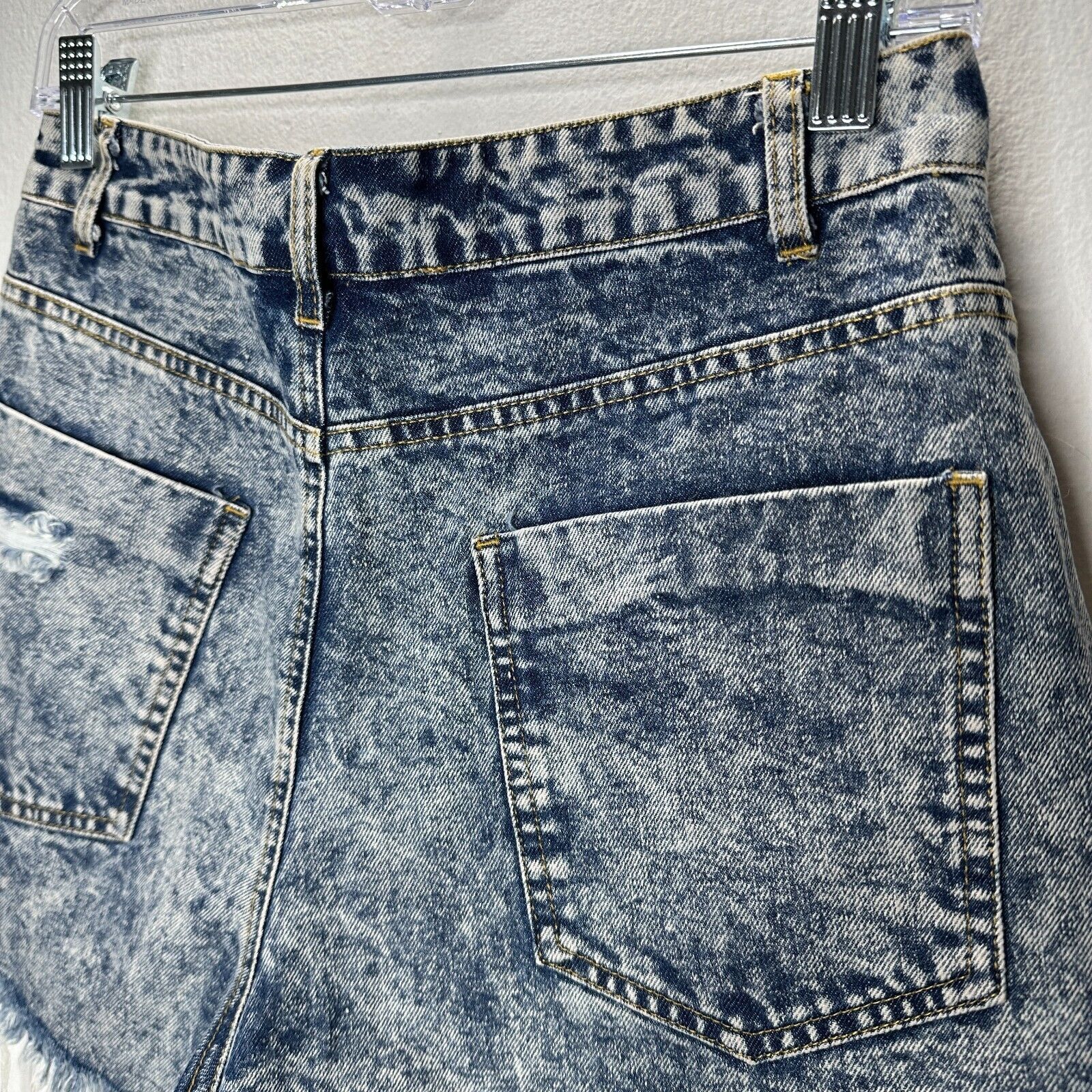 Other Hyfve Med Blue Acid Wash Distress Raw Hem High Waist Short M Size 30" / US 8 / IT 44 - 4 Thumbnail