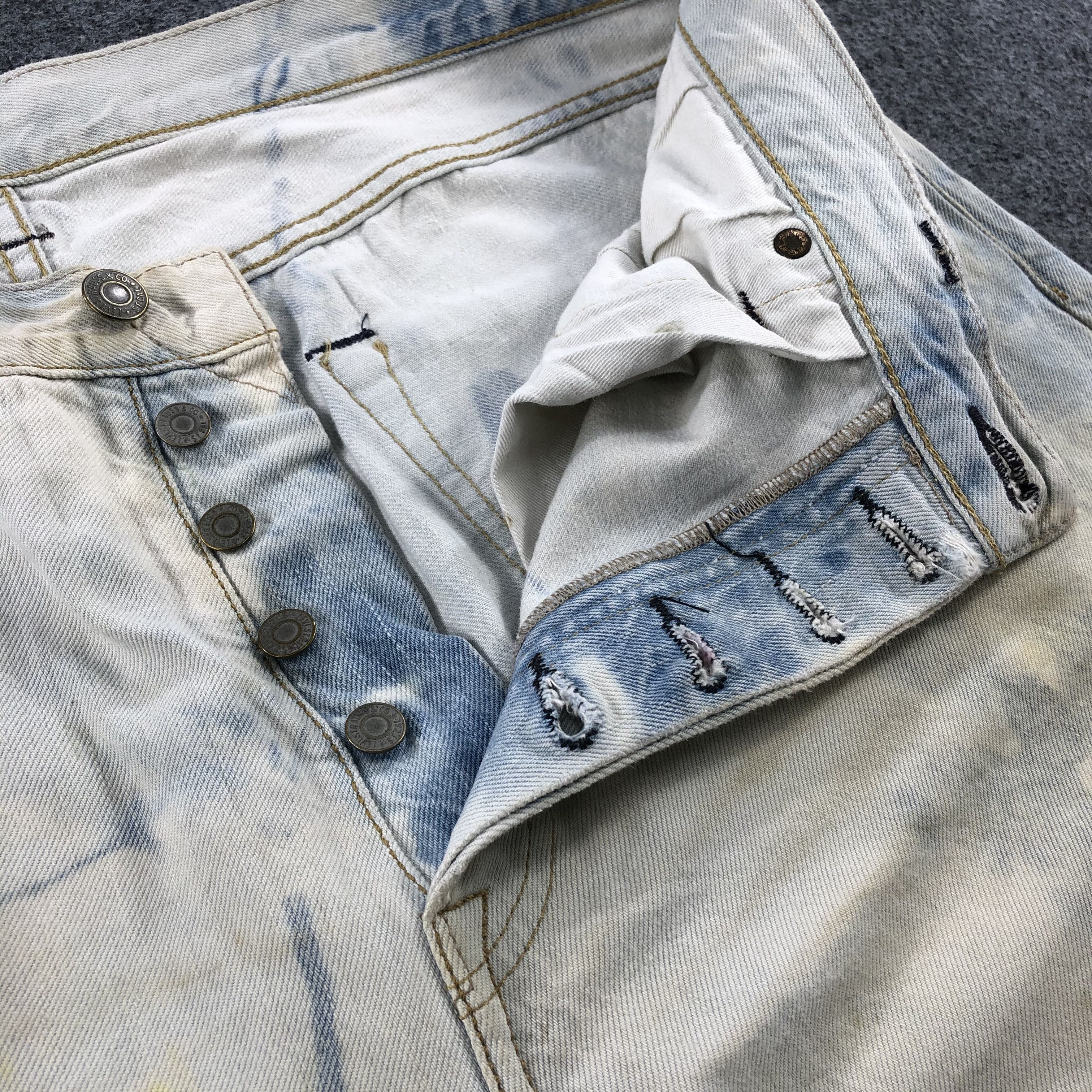 Levi's Light Wash Vintage Distress Levis 501 Jeans-JM1525 Size US 36 / EU 52 - 9 Thumbnail
