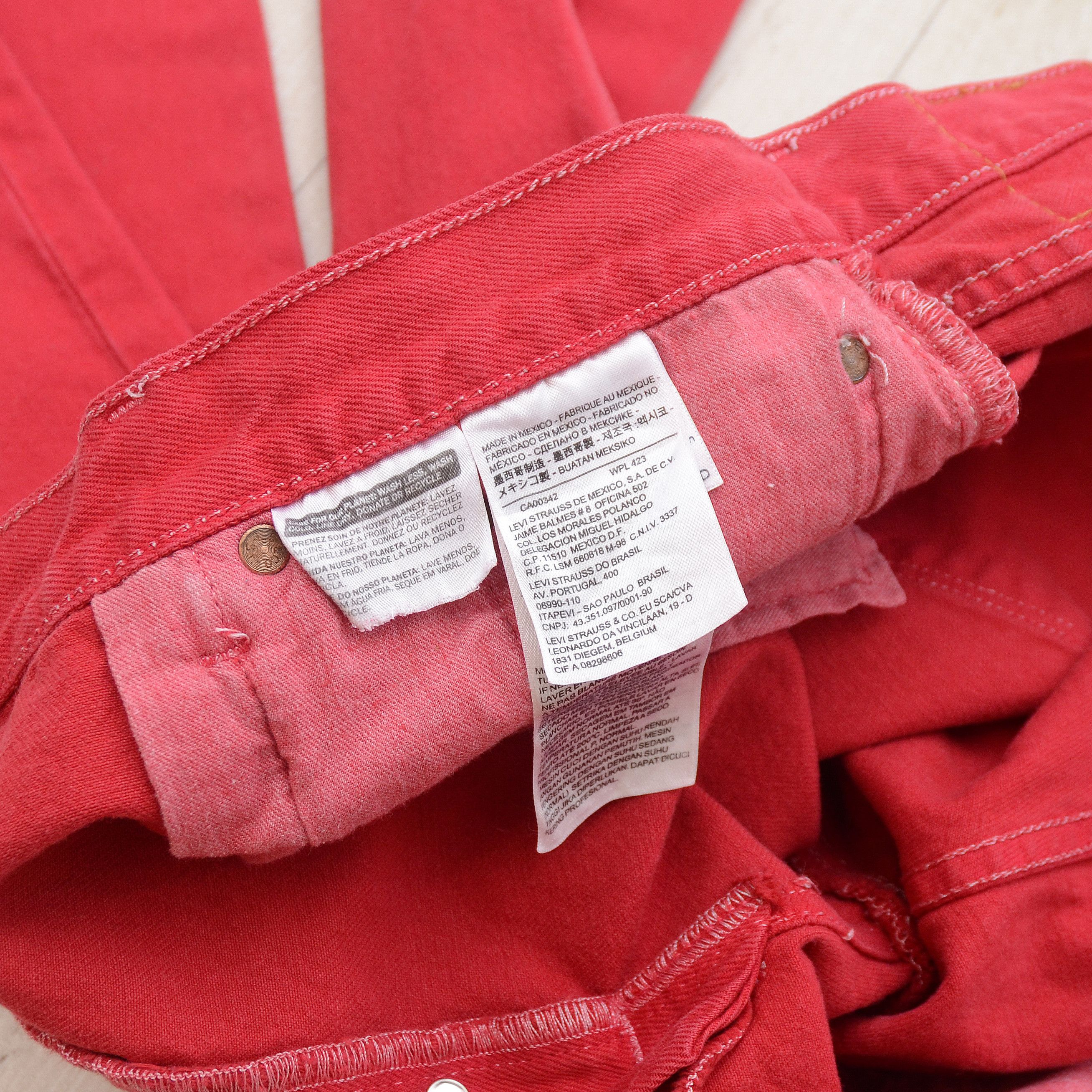 Levi's Vintage Clothing Levi’s Vintage Jeans 501 Men’s Red Distressed 1990’s Rare Size US 38 / EU 54 - 13 Thumbnail