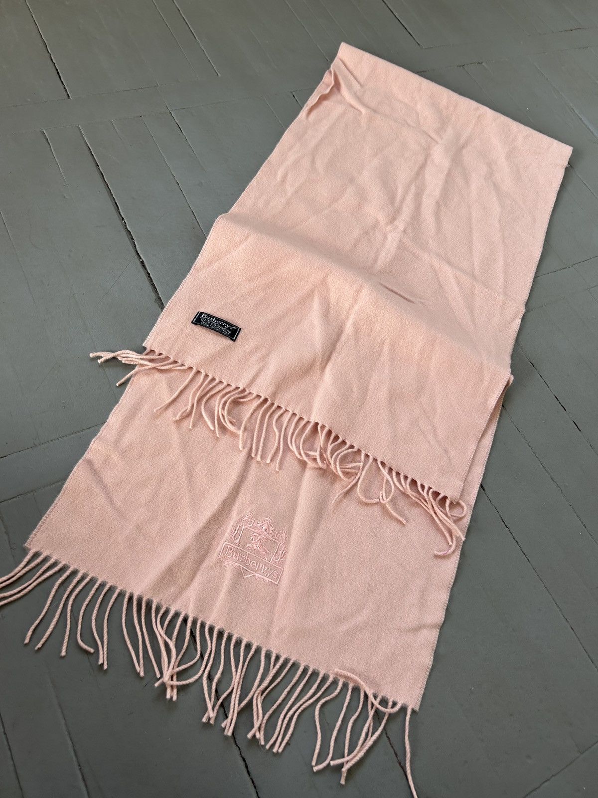 Burberry Burberry pink scarf 100% cashmere Size ONE SIZE - 2 Thumbnail
