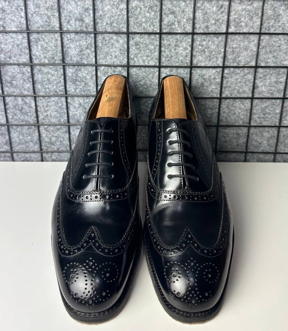 Barker Barker Leather Brogue Made in England US9.5 Size US 9.5 / EU 42-43 - 3 Thumbnail