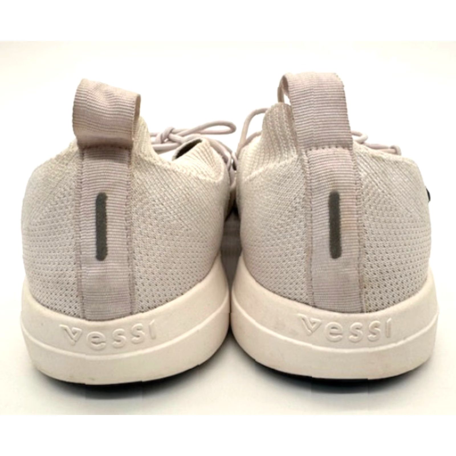 Vintage VESSI Cityscape WATERPROOF Mens 11M White Low Top Perfect Cruise or Boat Shoes Size US L / EU 52-54 / 3 - 5 Thumbnail