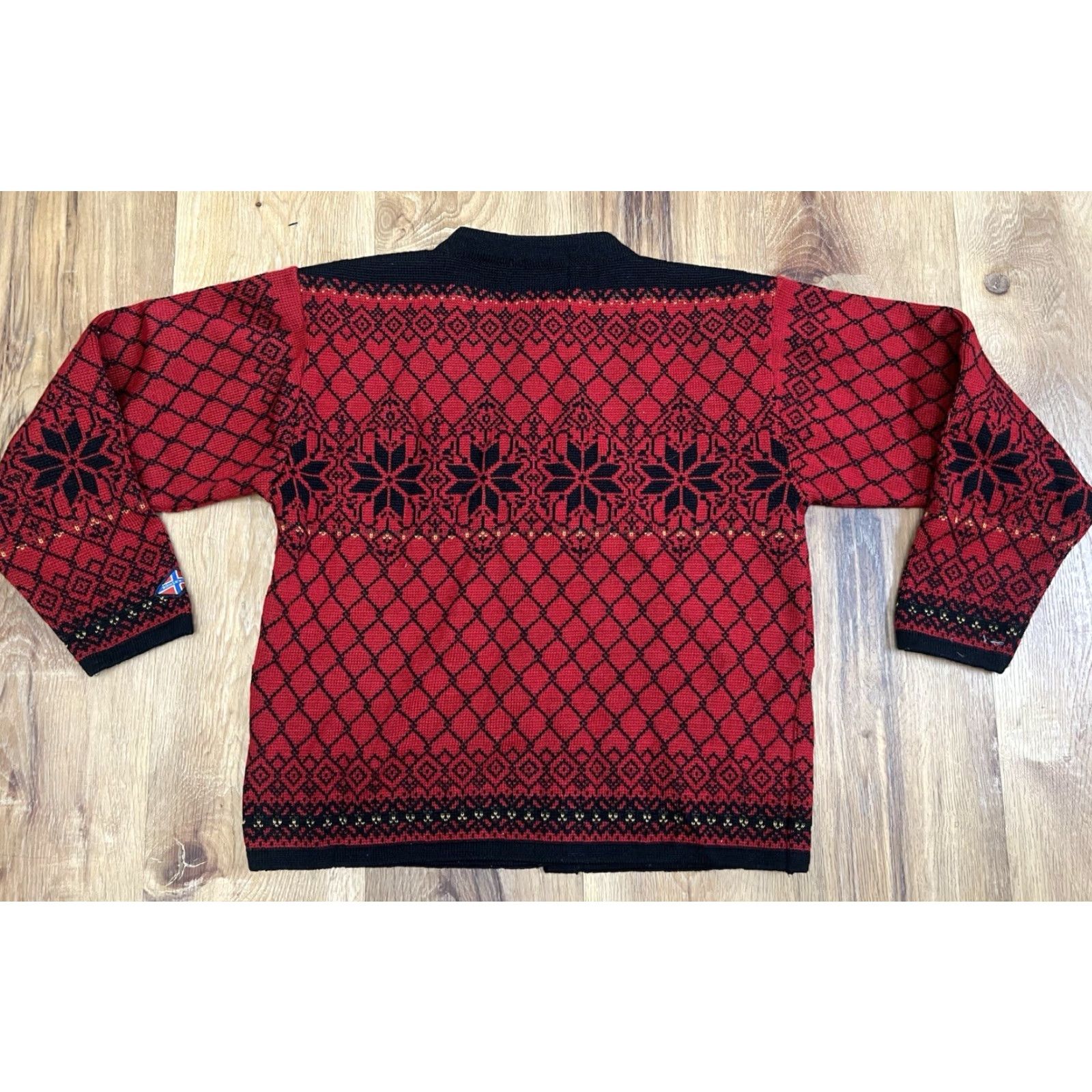 Vintage VINTAGE Norsk Wear Womens Sweater Cardigan Knit Wool Red Small Long Sleeve Crew Neck Casual 100% Wool Fair Isle Button Decor 1970s 80s Womens Size S / US 4 / IT 40 - 6 Thumbnail