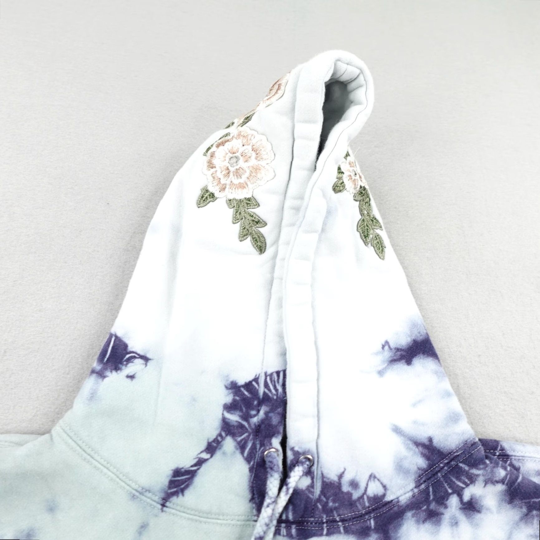 Vintage Civil Regime Hoodie Medium Blue Tie Dye Floral Embroidered Pullover Sweatshirt Size US M / EU 48-50 / 2 - 2 Thumbnail