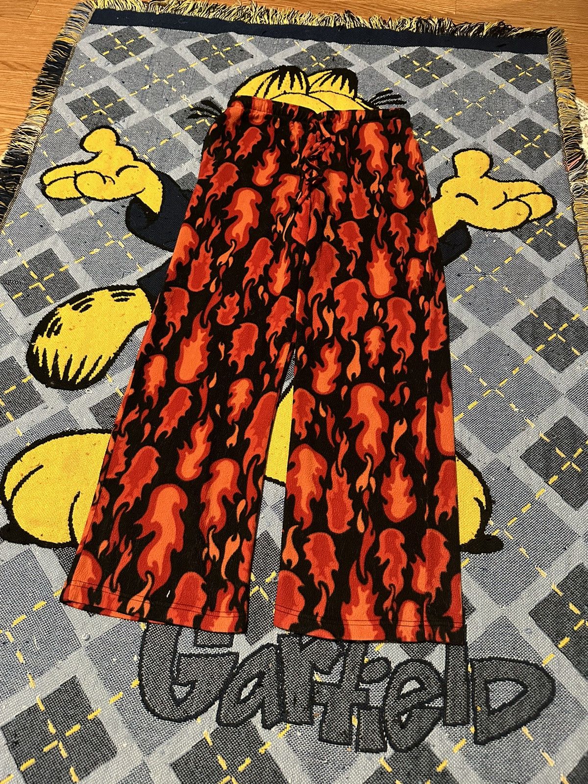 Mossimo Vintage Mossimo Fire Fleece Pants Size US 30 / EU 46 - 2 Thumbnail