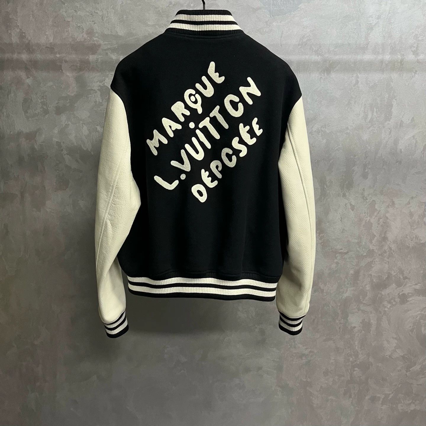 Louis Vuitton Louis Vuitton Black Logo Print Baseball Jacket Size US L / EU 52-54 / 3 - 5 Thumbnail