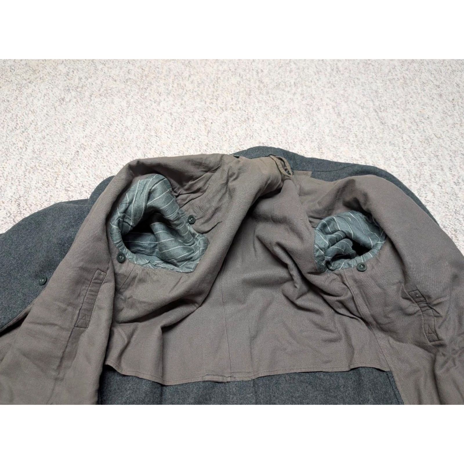 Doublet VINTAGE Swiss Military Overcoat Coat Wool Green 44 L Men Size 44 Chest Double Breasted Wool UK40s 44 in 18.5" Shoulders Mens Size US L / EU 52-54 / 3 - 5 Thumbnail