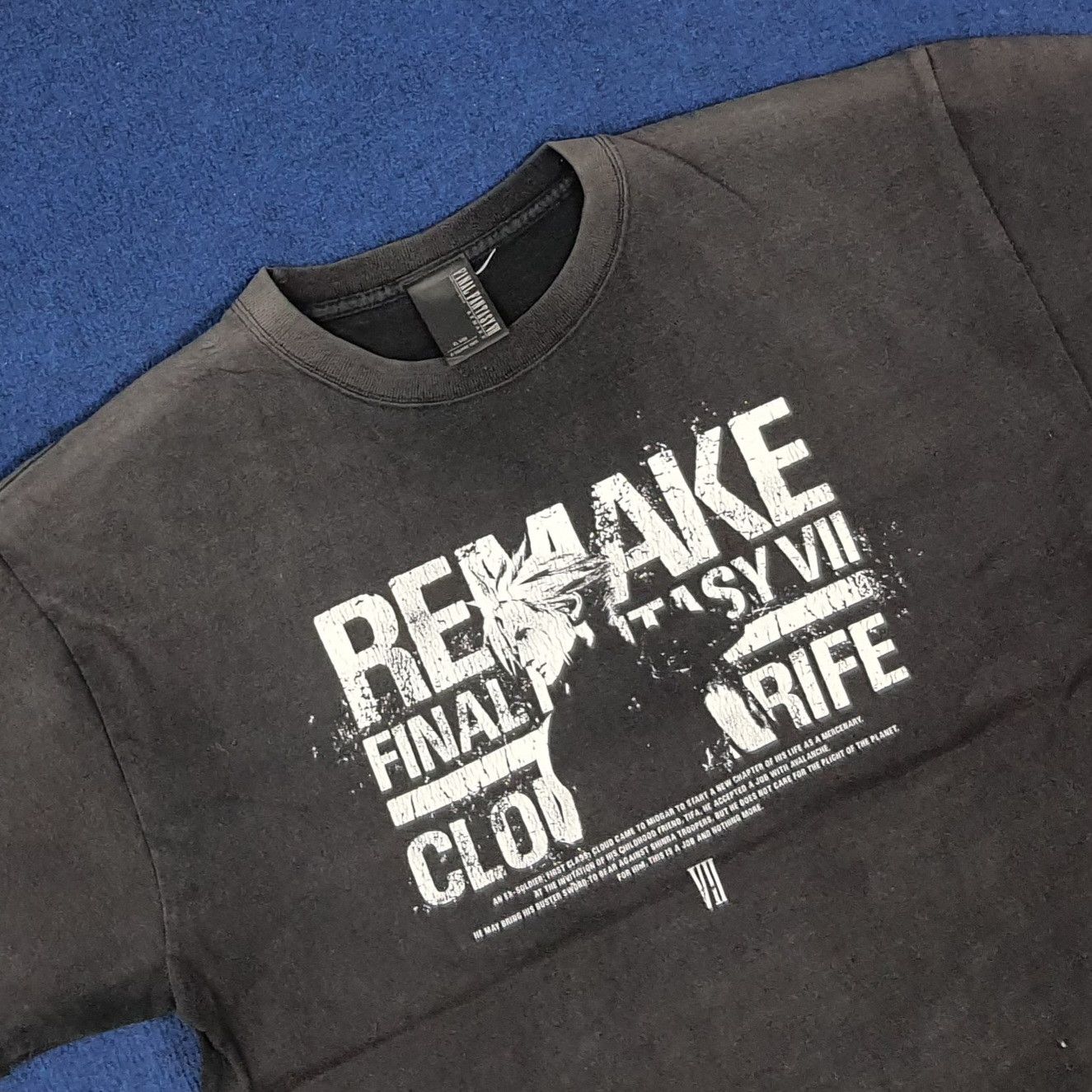 Playstation × The Game × Vintage Vintage Final Fantasy VII Remake Game Cloud Strife T-shirt Size US XL / EU 56 / 4 - 2 Thumbnail