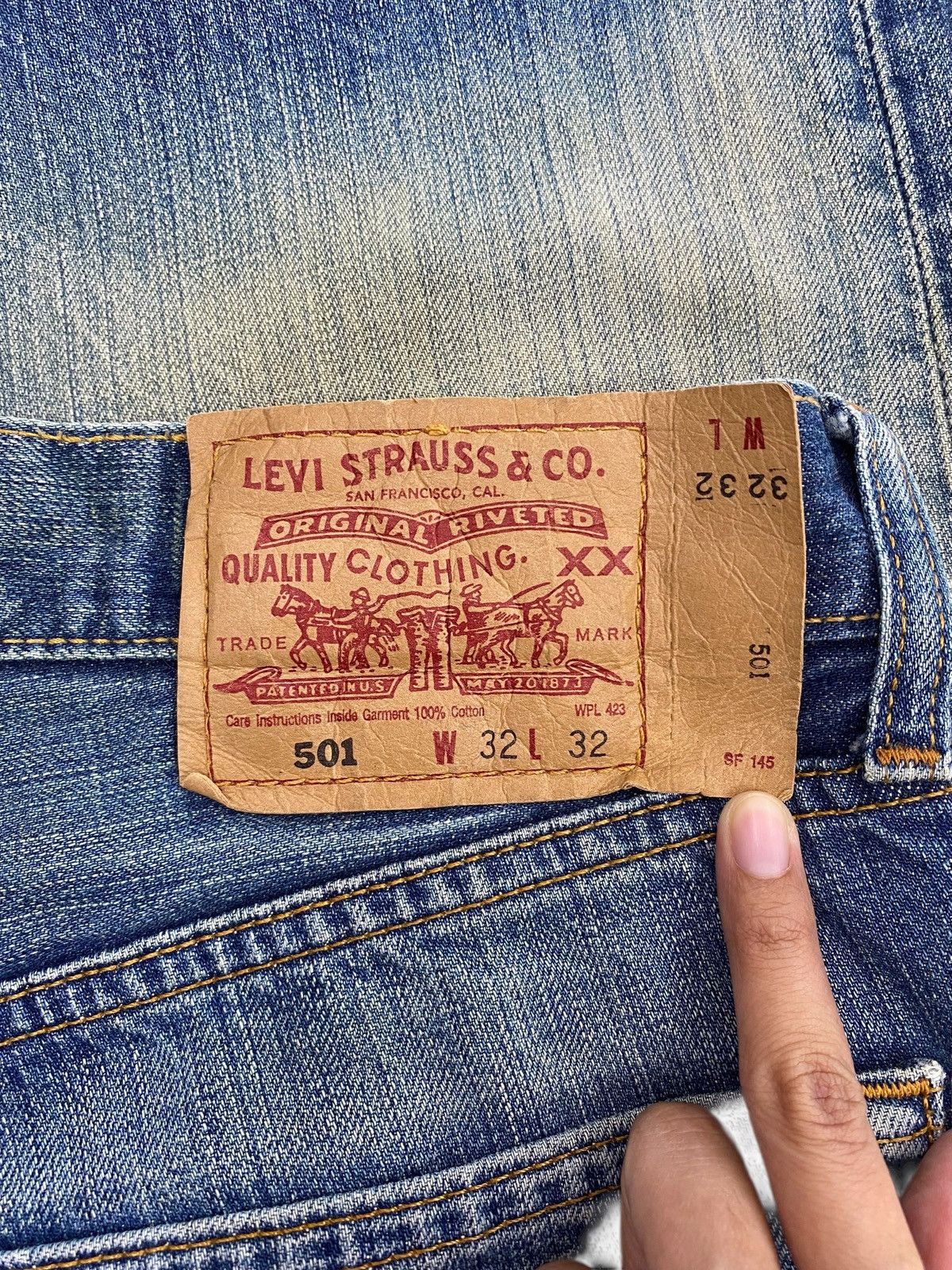 Levi's Levi’s Blue Faded Wash Style Loose Jeans Size US 32 / EU 48 - 10 Thumbnail