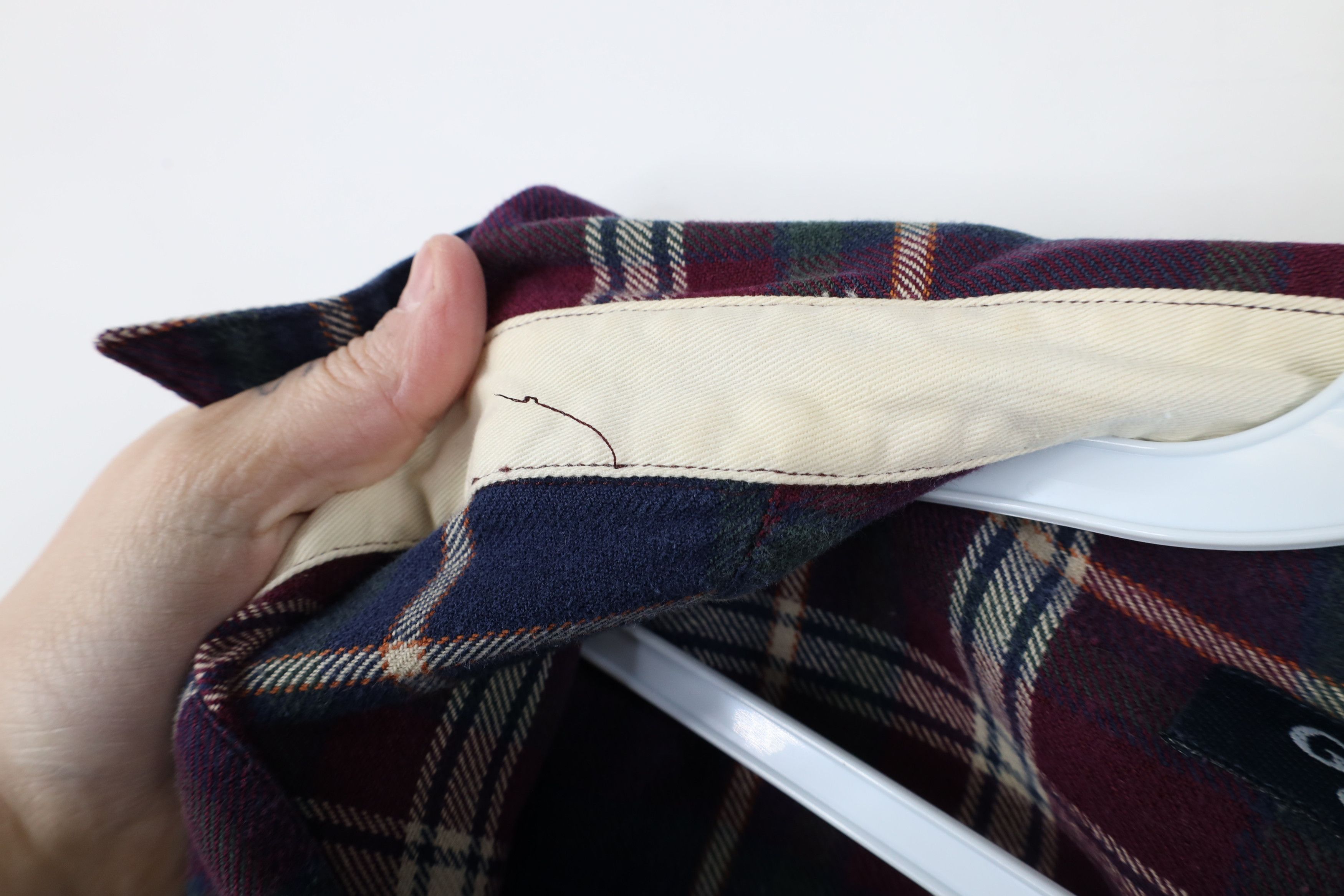 Guess × Vintage Vintage 90s Guess Spell Out Crest Flannel Button Shirt Plaid Size US L / EU 52-54 / 3 - 6 Thumbnail