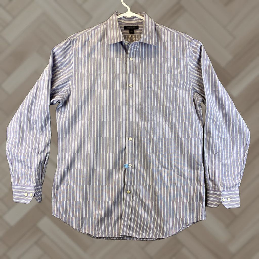 Banana Republic Banana Republic Men’s Size L 16 1/2 Button Up Dress Shirt Classic Fit 76-58 Size 42R - 1 Thumbnail