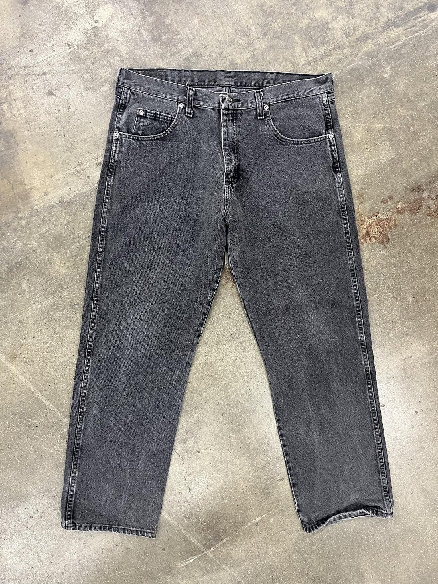 Vintage Wrangler Rugged Wear Regular Fit Jeans Size US 36 / EU 52 - 1 Thumbnail