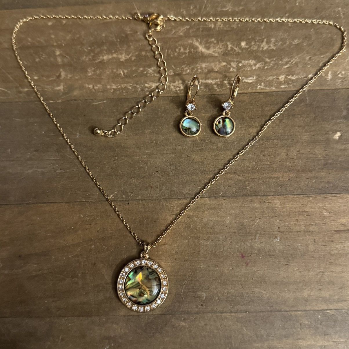 Other Avon Nina Ricci abalone pendant necklace and earrings set Size ONE SIZE - 3 Thumbnail