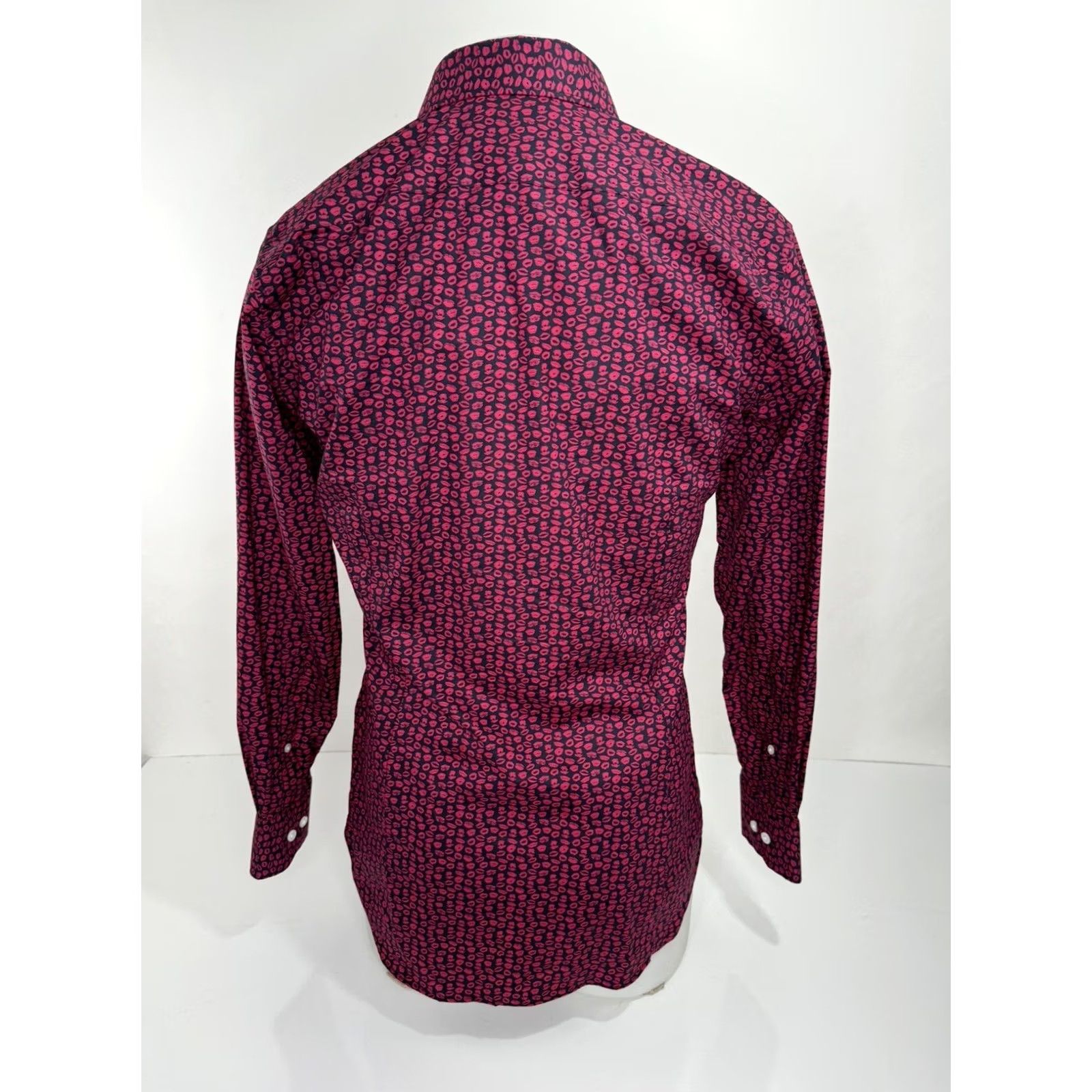 Bonobos Bonobos Shirt Mens 15 / 33 Dark Blue LIPS KISSES Valentine Tailored Slim Fit EXCELLENT Size US M / EU 48-50 / 2 - 4 Thumbnail