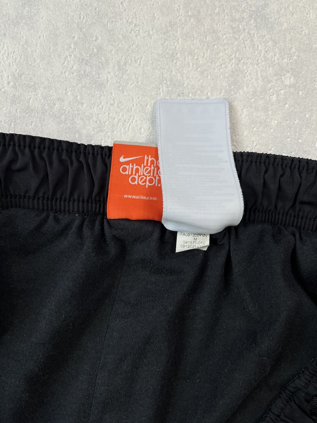 Nike 90’s NIKE SWOOSH LOGO BAGGY Y2K TRACK PANTS GORPCORE Size US 32 / EU 48 - 4 Thumbnail