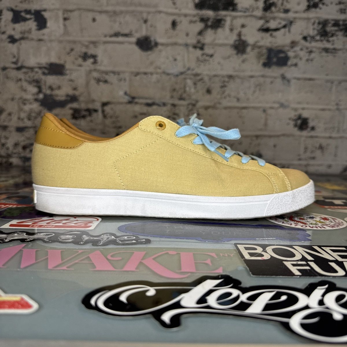 Adidas × Undefeated Adidas Rod Laver VIN UNDFTD Consortium Sand Sz 9.5 Size US 9.5 / EU 42-43 - 3 Thumbnail