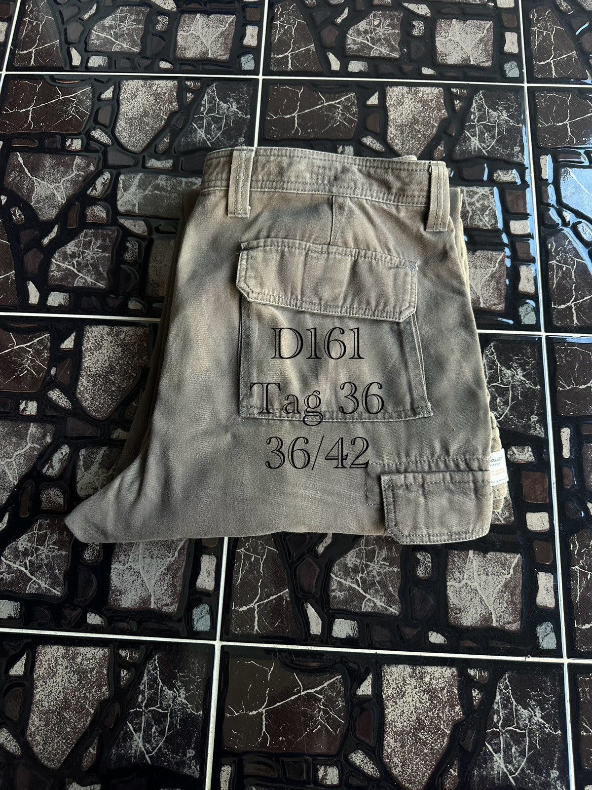 Eddie Bauer × Vintage Vintage Eddie Bauer Baggy Sunfaded Cargo Pant D161 Size US 36 / EU 52 - 16 Thumbnail