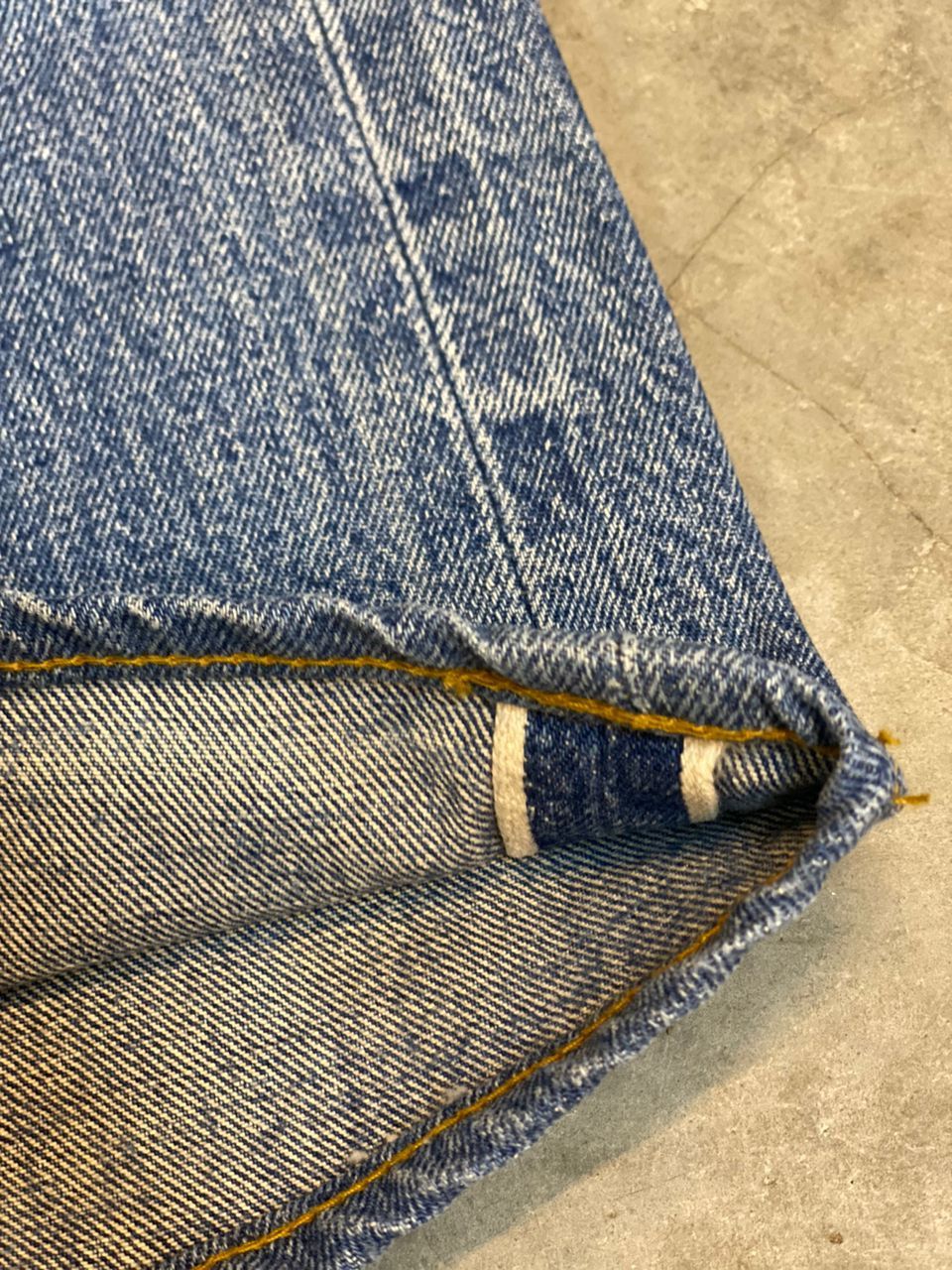 Levi's VINTAGE LEVIS 501 90S BUTTON 555 SELVEDGE PANTS Size US 29 - 8 Thumbnail