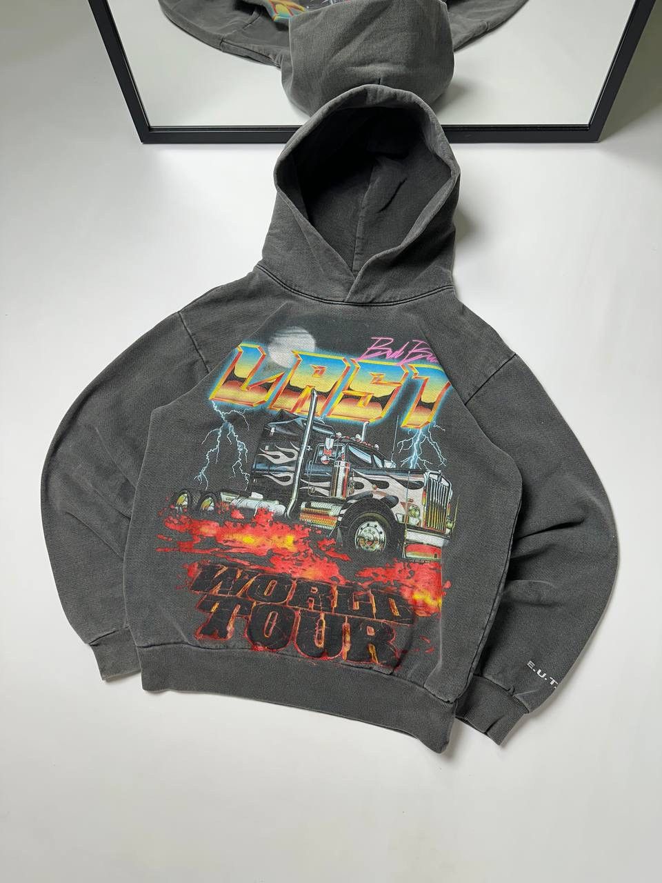 Vintage Bad Bunny Last World Tour Merch EI Ultimo Tour Del Mundo Size US S / EU 44-46 / 1 - 1 Thumbnail
