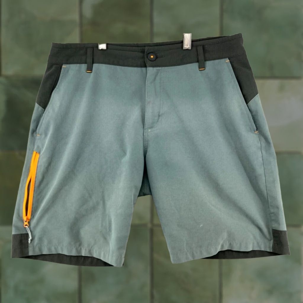Mountain Hardwear Mountain Hardwear Bermuda Shorts 32 Blue Mens Regular Pocket Solid Outdoor Summer 32 Mens Size US 32 / EU 48 - 1 Thumbnail