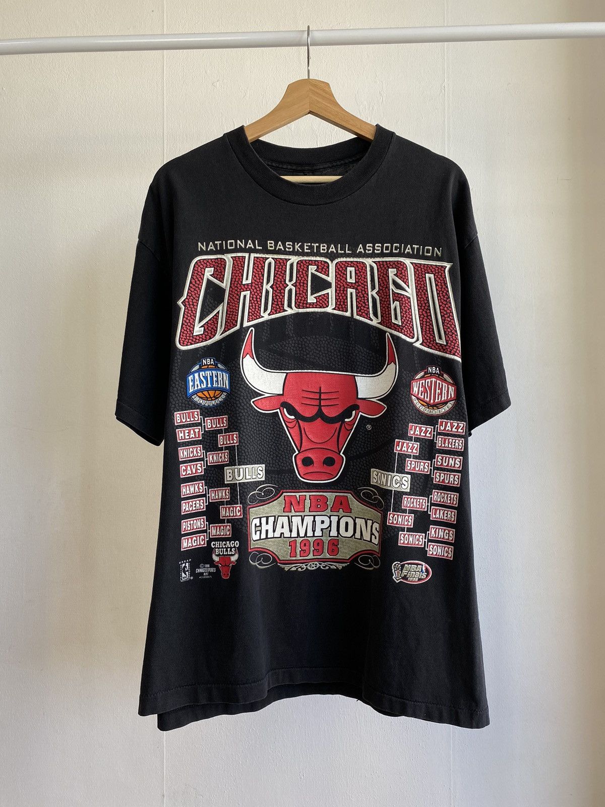 image of Vintage Chicago Bulls Nba 1996 Tee in Black, Men's (Size XL)