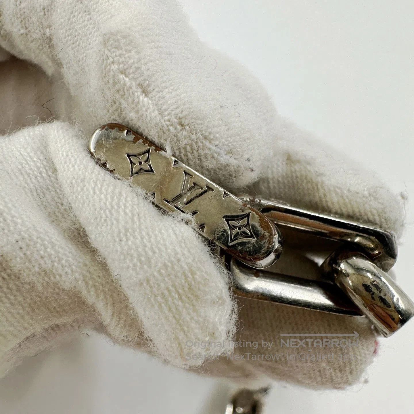 Louis Vuitton Louis Vuitton Silver Cuban Bamboo Logo Bracelet. Size ONE SIZE - 7 Thumbnail