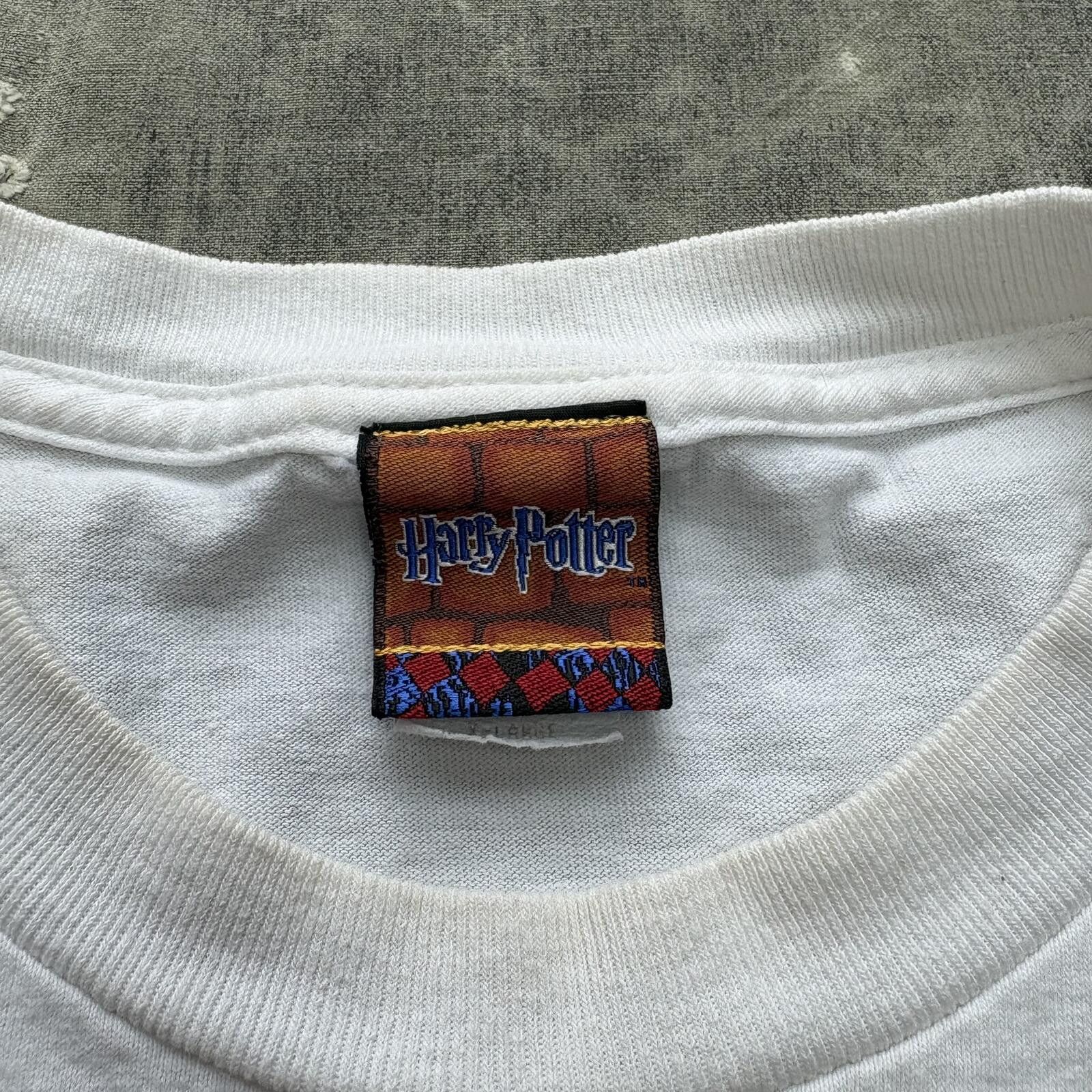 Warner Bros Vintage Paint Splatter Harry Potter Quidditch Movie Shirt Size US XL / EU 56 / 4 - 4 Thumbnail