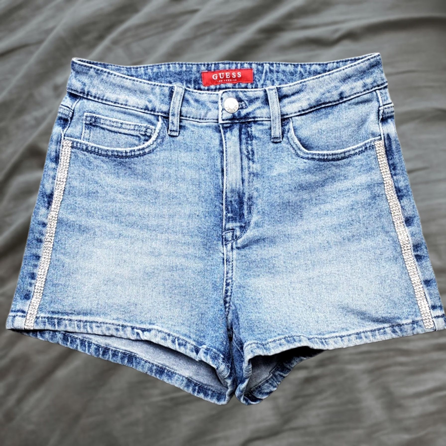 Guess GUESS Denim Shorts Women 28 Blue Stretch Medium Wash Beaded Trim Flat Front Bermuda Shorts Womens Size 28 Blue Size 28" / US 6 / IT 42 - 1 Thumbnail