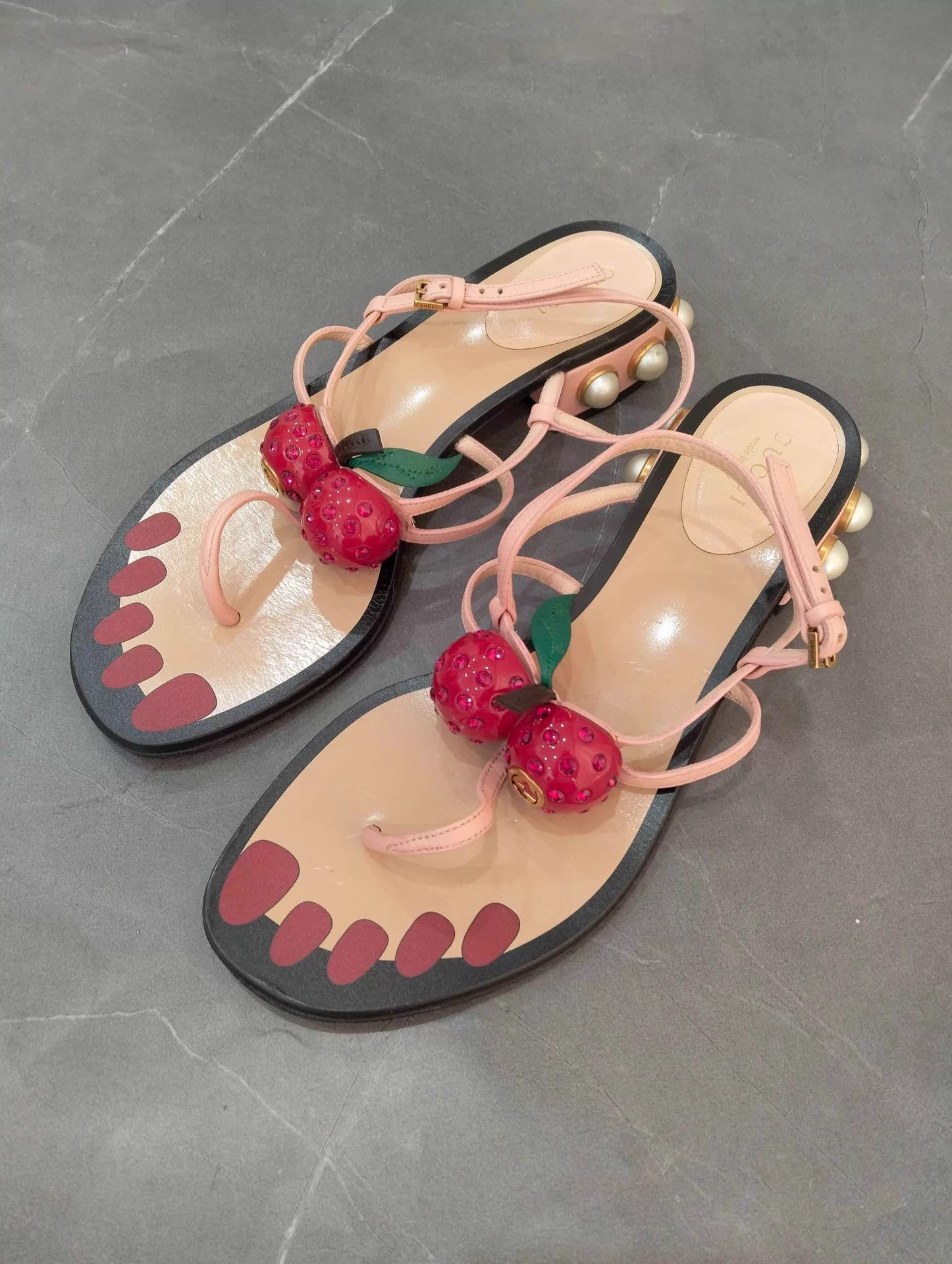 Gucci Gucci Cherry Flat Sandals EU 35.5 Size US 5 / IT 35 - 1 Thumbnail