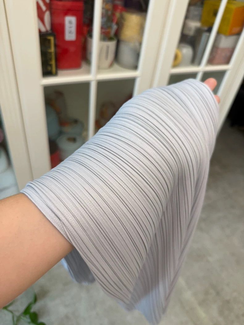 Issey Miyake Issey Miyake size:5 Light grey pleated skirt Size 42" / US 20 - 4 Thumbnail