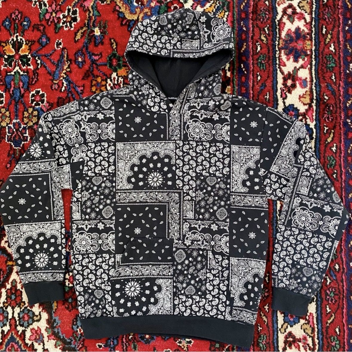 Talentless TALENTLESS HOODED HOODIE SWEATSHIRT BLACK BANDANA FLEECE L Size US L / EU 52-54 / 3 - 9 Thumbnail