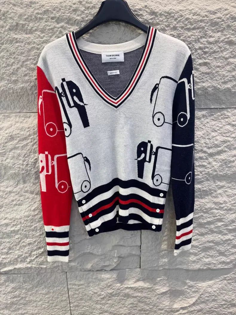 Thom Browne Thom Browne Wool V-neck Knit Sweater Size US L / EU 52-54 / 3 - 1 Thumbnail