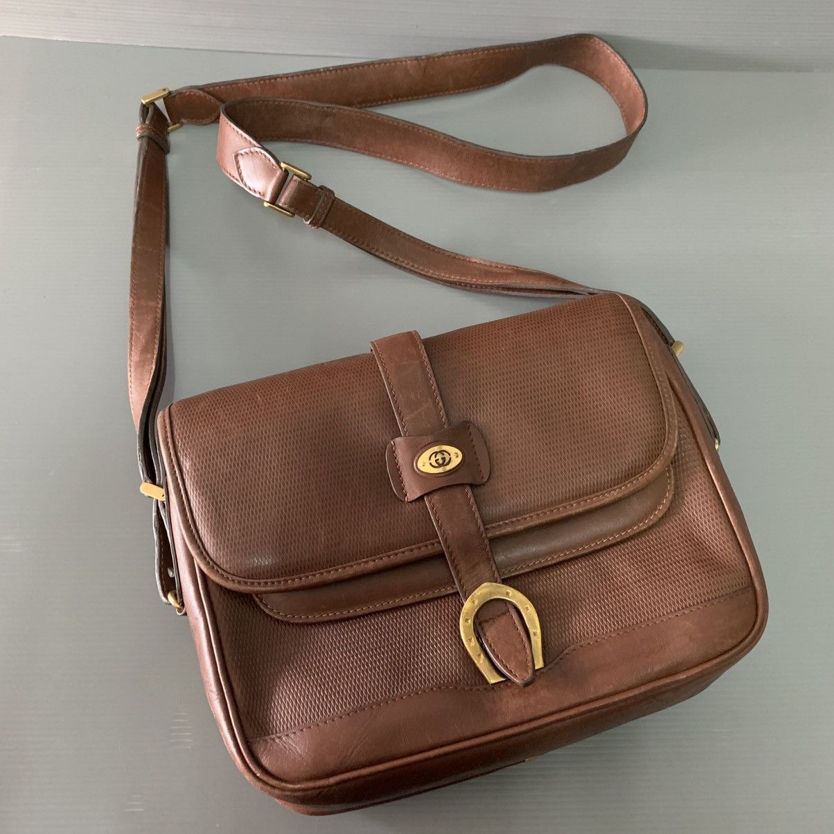 Gucci Gucci Vintage Leather Slingbag Size ONE SIZE - 2 Thumbnail