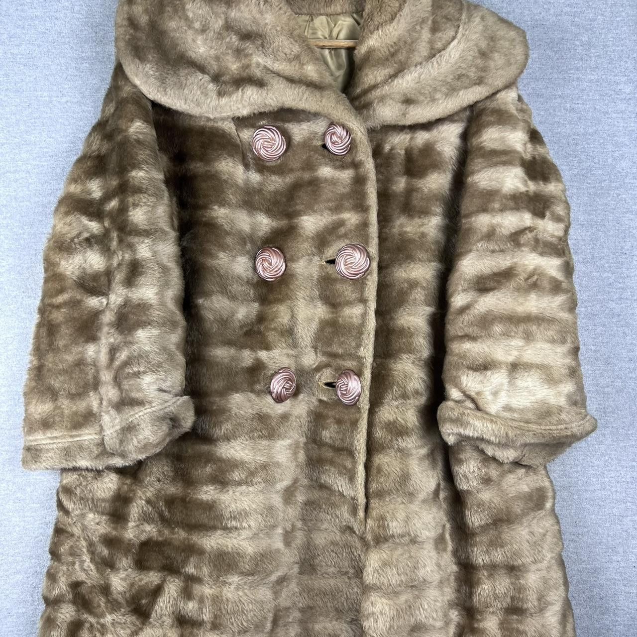 Vintage 1960s Vintage Fur Coat – Union Made, One Size, Size XL / US 12-14 / IT 48-50 - 2 Thumbnail