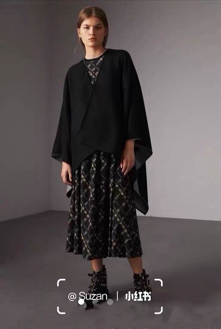 Burberry Burberry Silk Runway Skirt Size 36" / US 14 / IT 50 - 1 Thumbnail