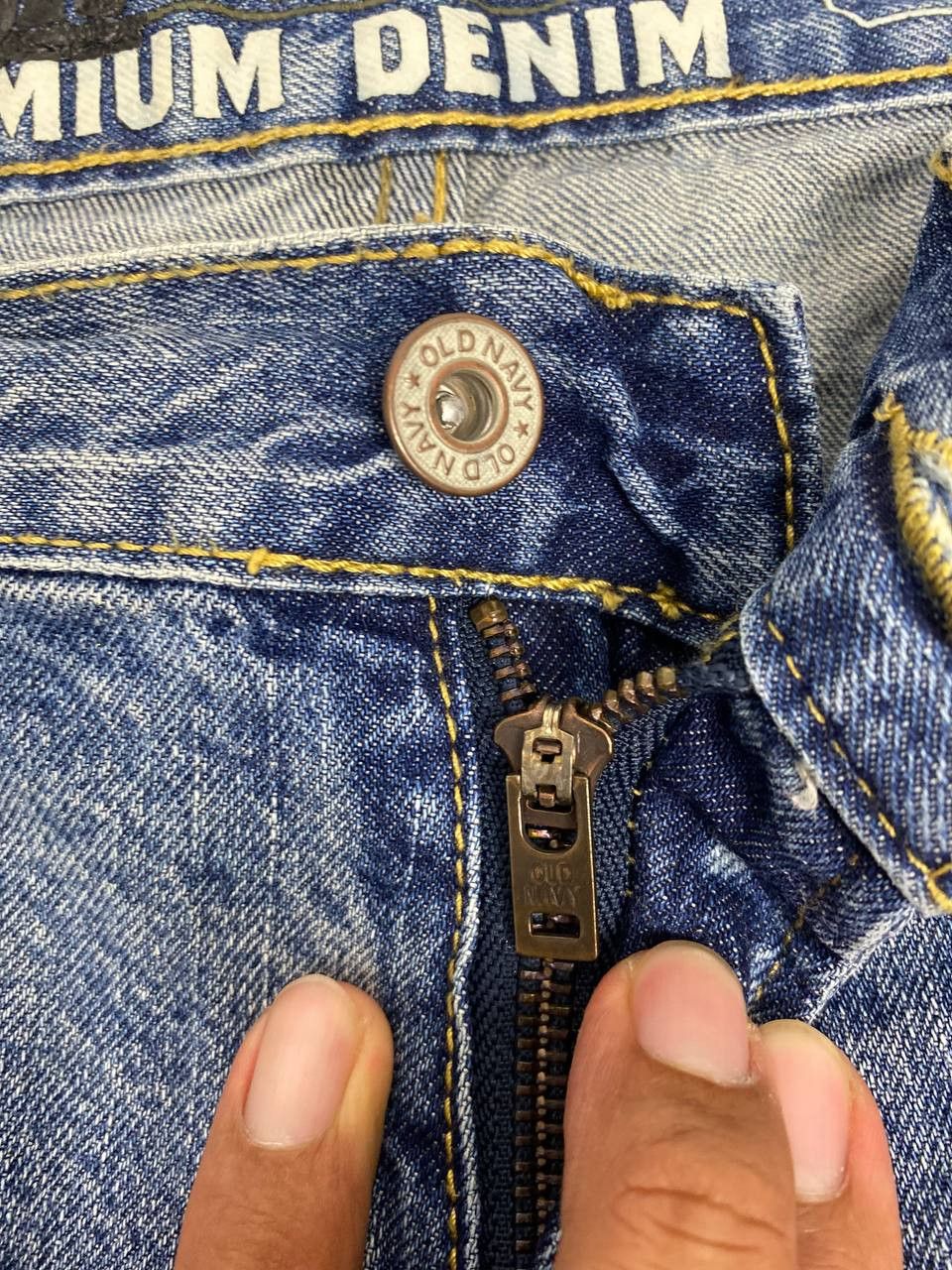 Old Navy old navy premium loose fit distressed denim Size US 37 - 10 Thumbnail