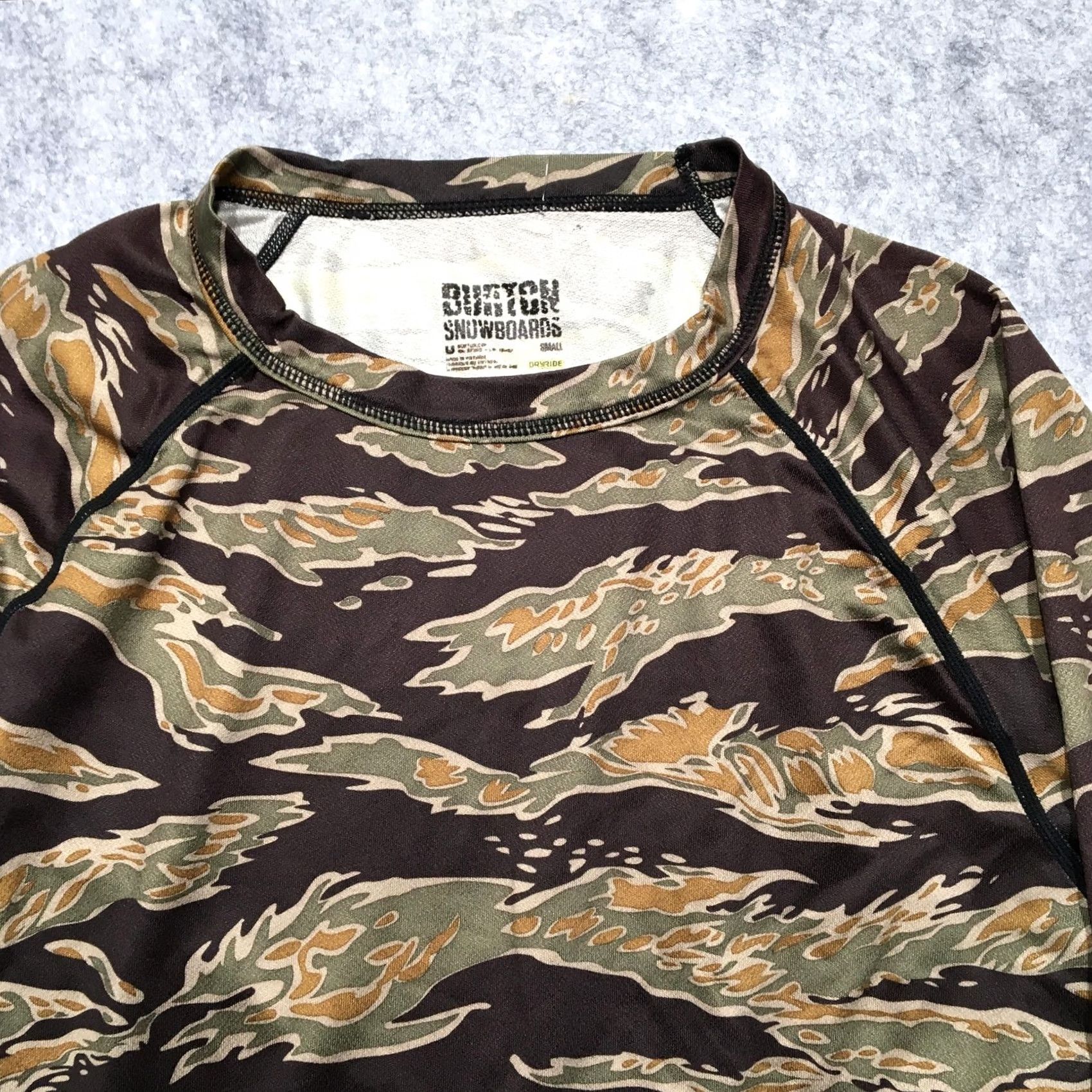 Burton BURTON Snowboards Shirt Mens S Tiger Stripe Camo DRYRIDE Base Layer L/S Crew Size US S / EU 44-46 / 1 - 5 Thumbnail