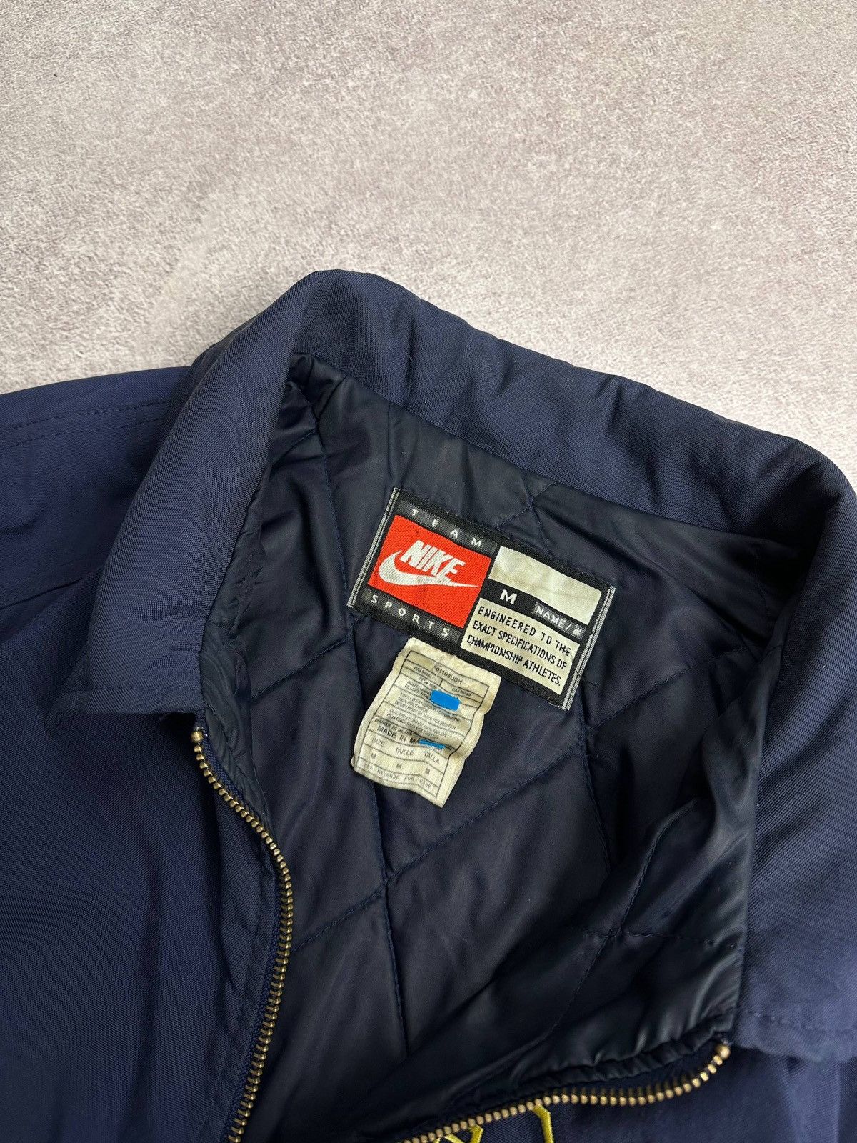 Nike Vintage 90s Nike Michigan Team Puffer Jacket M Size US M / EU 48-50 / 2 - 4 Thumbnail