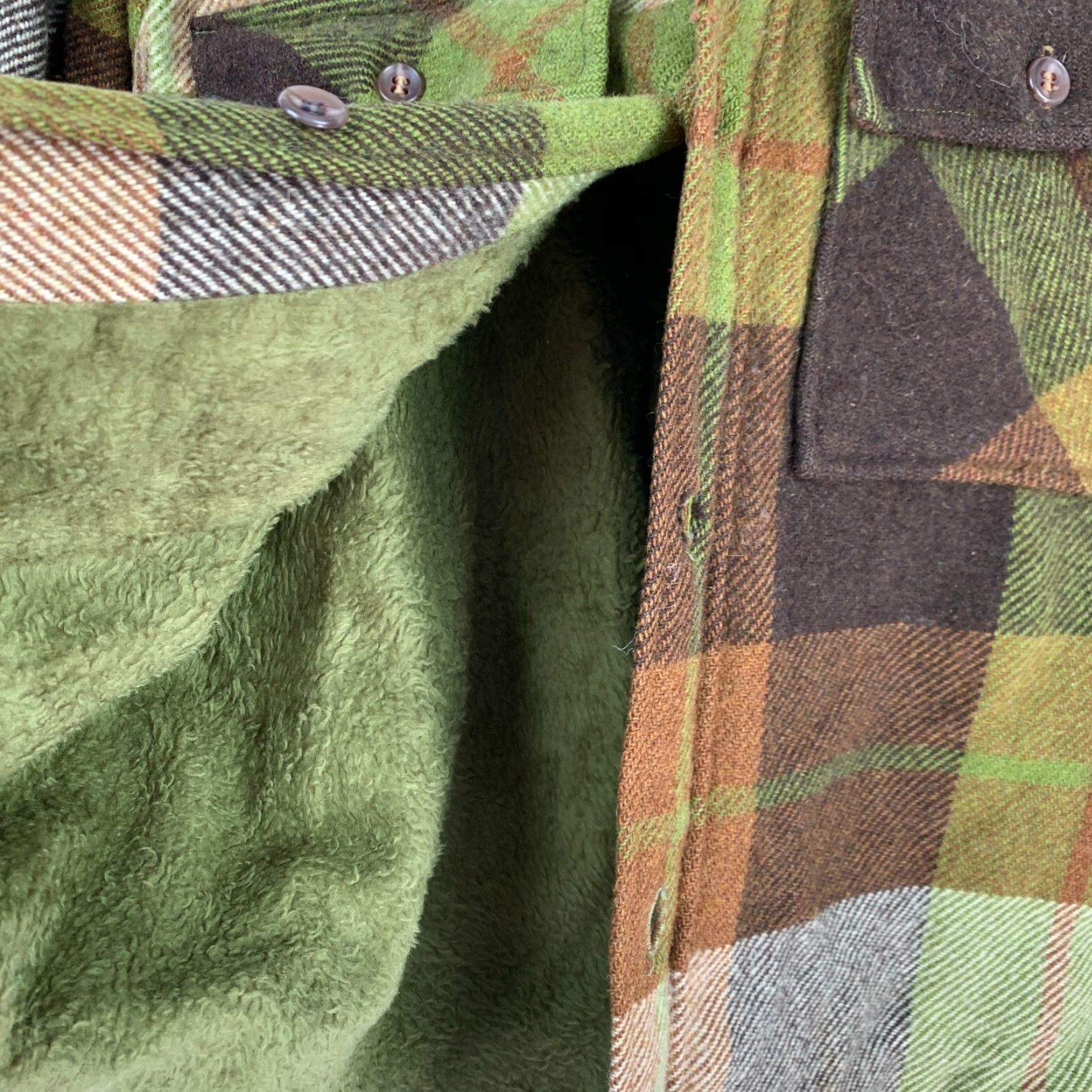 Vintage VINTAGE Sir Jac Plaid Sherpa Fleece Lined Shirt Shacket Mens Small Green 1960s Wool Blend 60s Vintage Shacket Sir Jac Shirt Mens Small Green 60s Size US S / EU 44-46 / 1 - 6 Thumbnail