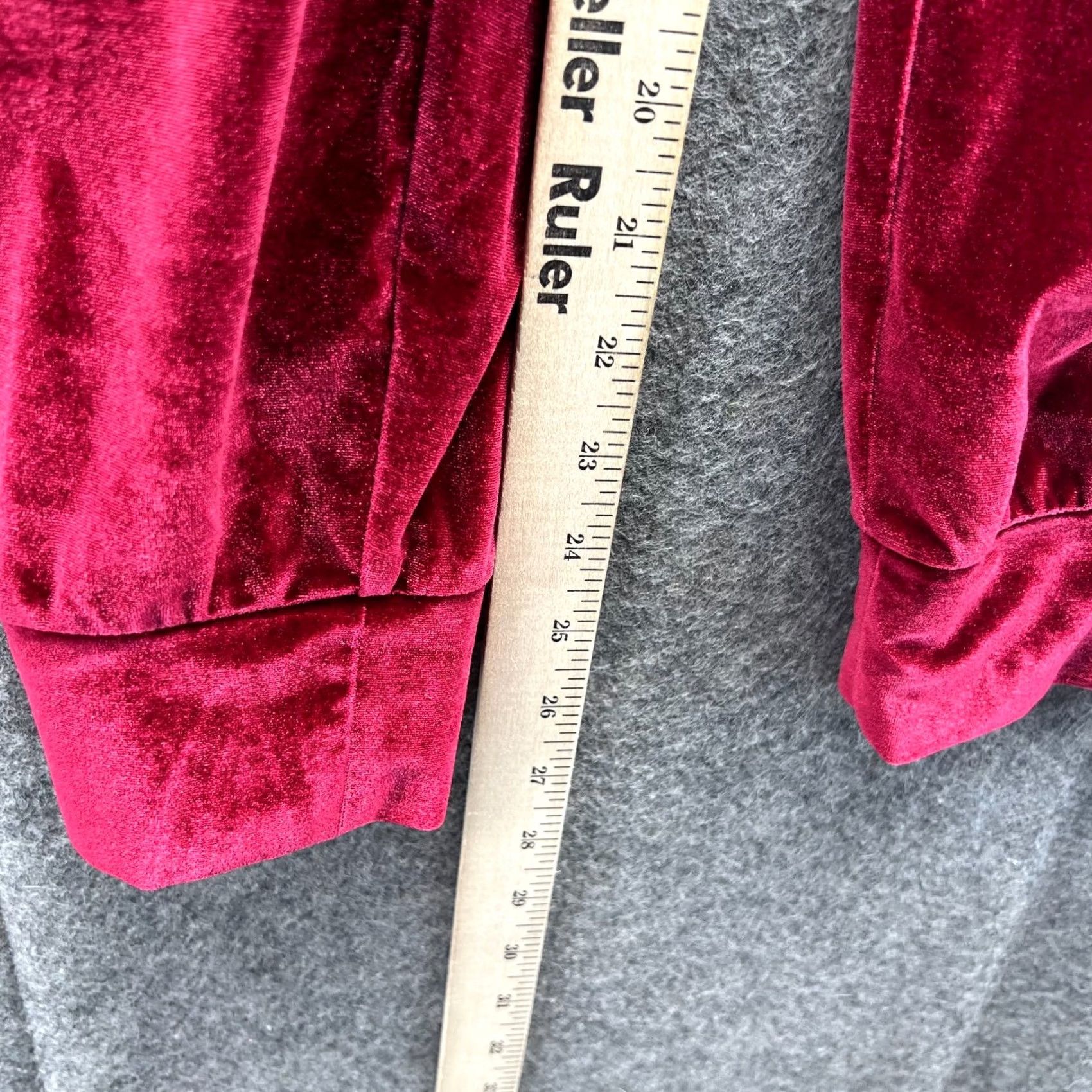 Fabletics Fabletics Velour Jogger Pants Women Small Red Velvet Lounge High Rise Soft Regular Inseam 28 in Pockets Jogger Size 28" / US 6 / IT 42 - 4 Thumbnail