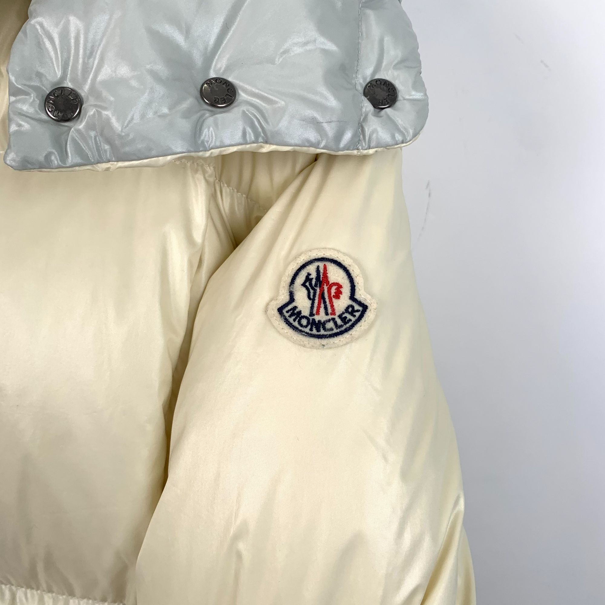Moncler Moncler Womens Puffer Jacket Size 1 Cream With Hood & Zip Po Size M / US 6-8 / IT 42-44 - 5 Thumbnail