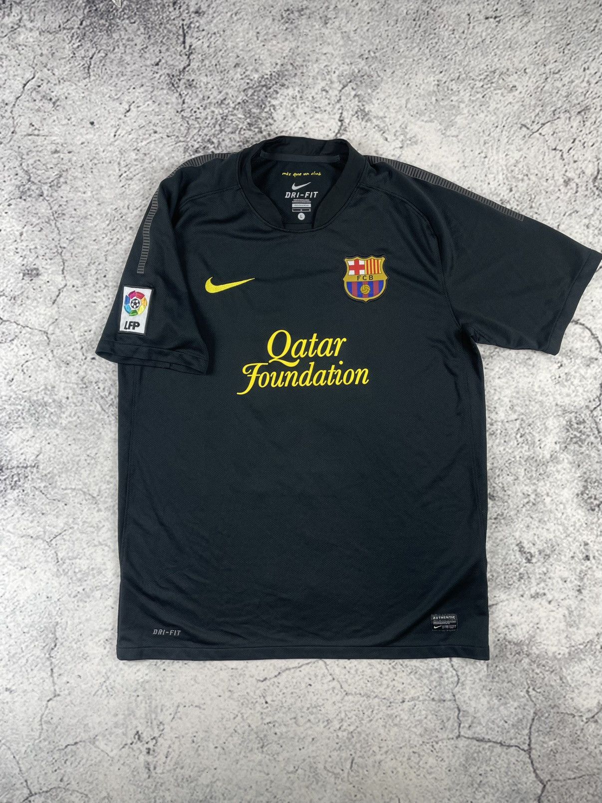 Nike Nike L FC Barcelona 11/12 Away Jersey Alexis Sánchez OG Size US L / EU 52-54 / 3 - 2 Thumbnail