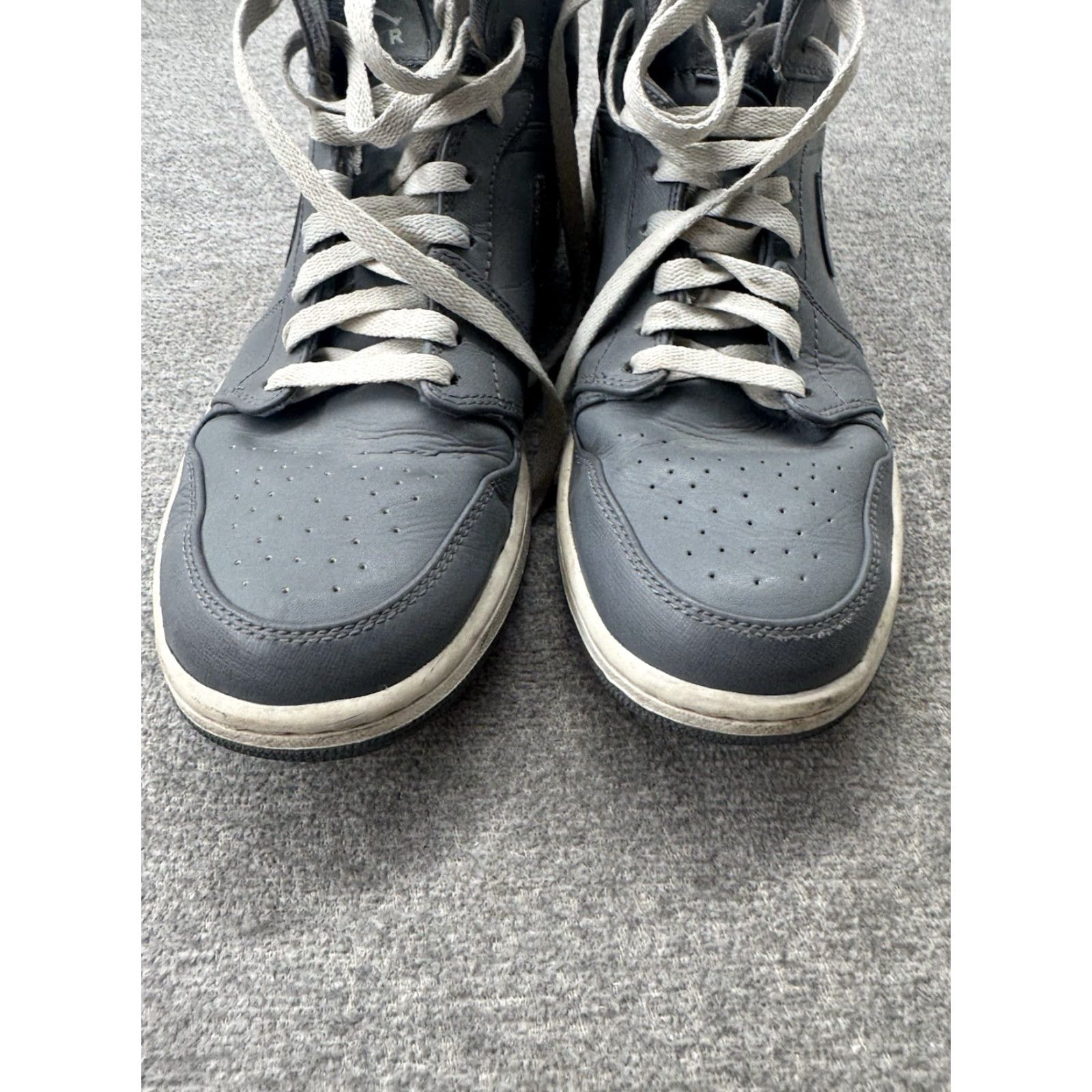 Jordan Brand 2013 Nike Air Jordan One Retro Mid Cool Gray Men's Size 11 554724–003 Sneakers Grey White Retro Leather Rubber Mid Top Size US 10 / EU 43 - 5 Thumbnail