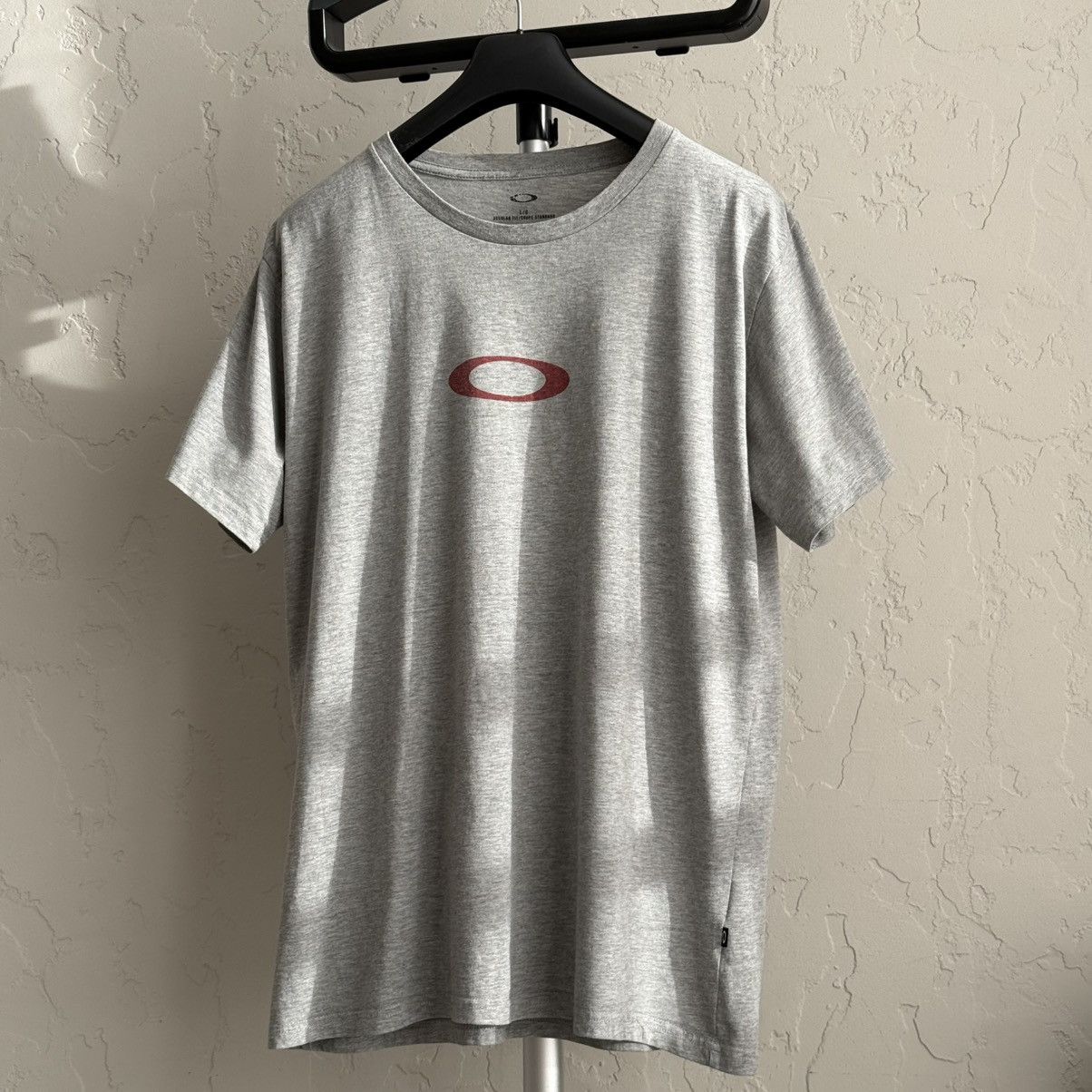 Oakley Vintage Oakley Centr Logo T-Shirt Y2K Size US L / EU 52-54 / 3 - 1 Thumbnail