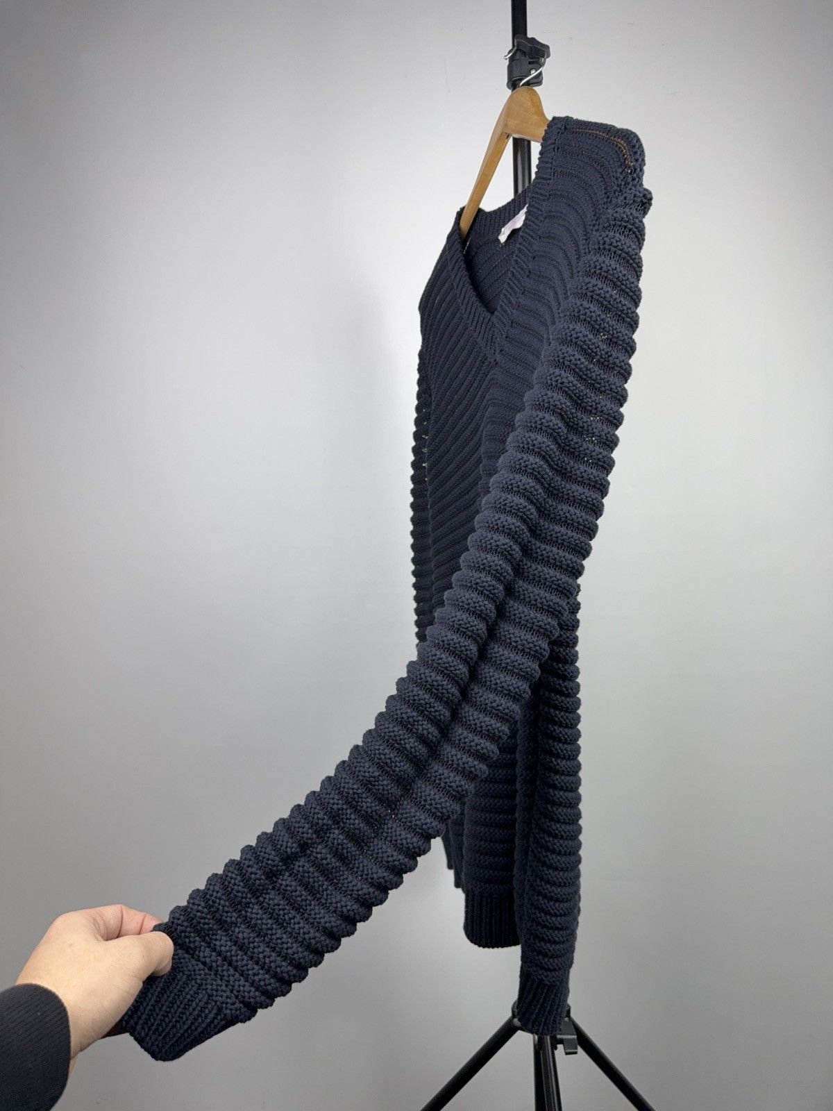 Hugo Boss Luxury Hugo Boss Italy Textured Open Knit Sweater Navy Size US S / EU 44-46 / 1 - 7 Thumbnail