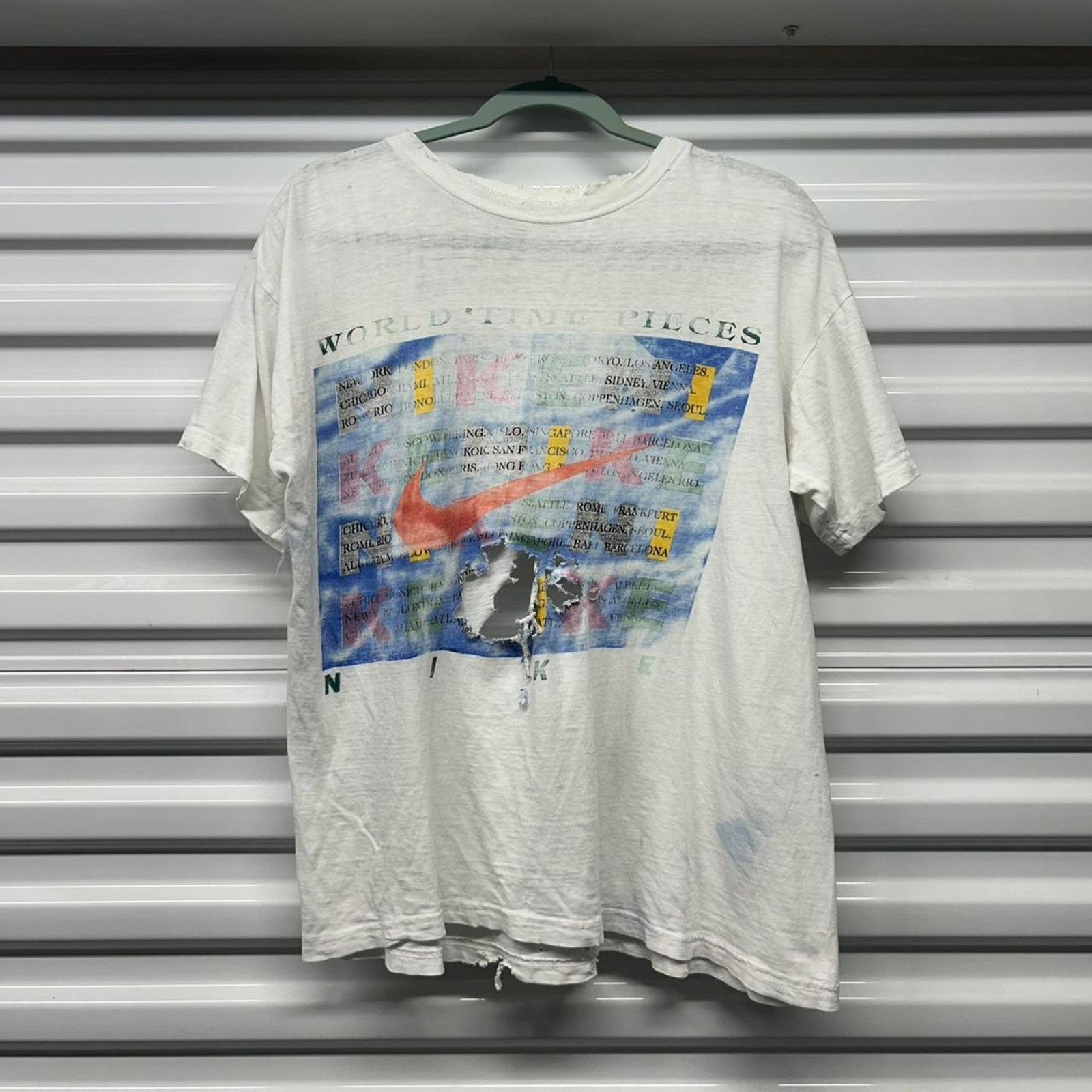 Nike VTG Distress/Thrash Nike Thin t-shirt Size US L / EU 52-54 / 3 - 1 Thumbnail