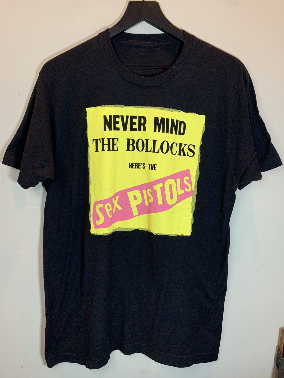 Band Tees RARE Sex Pistols Never Mind The Bollocks Band Y2K 2015 Shirt Size US L / EU 52-54 / 3 - 1 Thumbnail