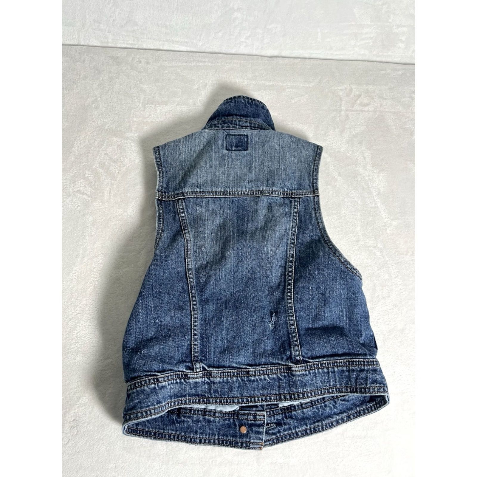American Eagle Outfitters VINTAGE American Eagle Outfitters Denim Vest Women’s Medium Wash Pockets Button Short Sleeveless Blue Womens Size M / US 6-8 / IT 42-44 - 5 Thumbnail