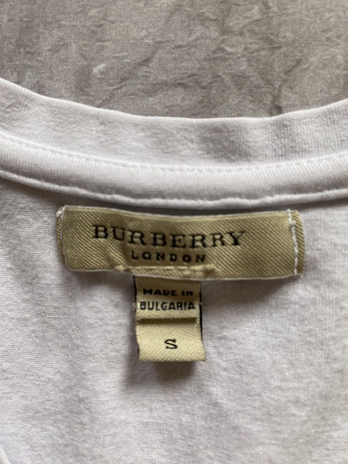 Burberry × Vintage Vintage Y2K Burberry London White T Shirt Made in Bulgaria Size S / US 4 / IT 40 - 6 Thumbnail