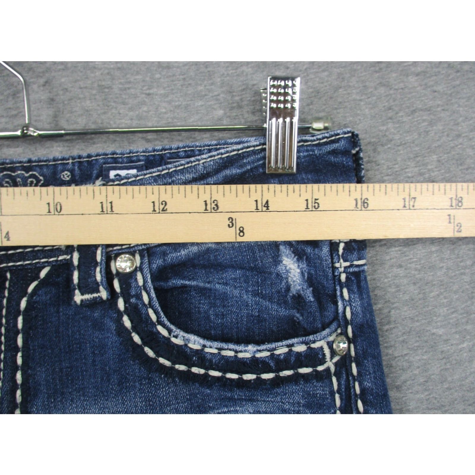 Miss Me Miss Me Jeans Woman 27 Boyfriend Capri Rhinestone Denim Blue 27 Miss Me Womens Jeans 27 Boyfriend Rhinestone Capri JPB5014-6 Size 27" / US 4 / IT 40 - 4 Thumbnail